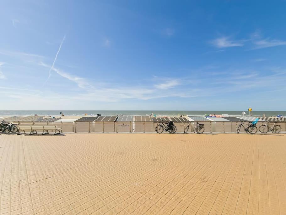 Cozy Studio With Pool Close To The Sea Oostende Exterior foto